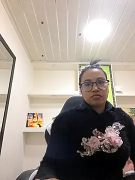 Snapshot of susan_mooree chatting on 10.01.25 susan mooree online show from 10.01.25