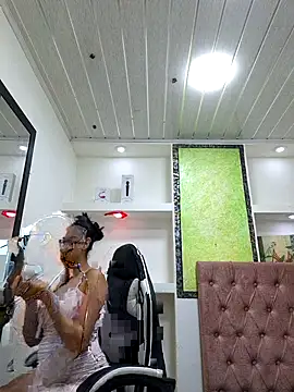 Snapshot of susan_mooree chatting on 10.16.25 susan mooree online show from 10.16.25