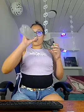 Snapshot of susan_mooree chatting on 10.31.25 susan mooree online show from 10.31.25