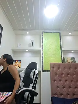 Snapshot of susan_mooree chatting on 11.17.25 susan mooree online show from 11.17.25