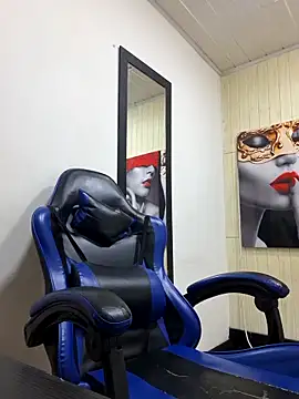 Snapshot of susan_mooree chatting on 11.20.25 susan mooree online show from 11.20.25