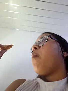 Snapshot of susan_mooree chatting on 11.21.25 susan mooree online show from 11.21.25