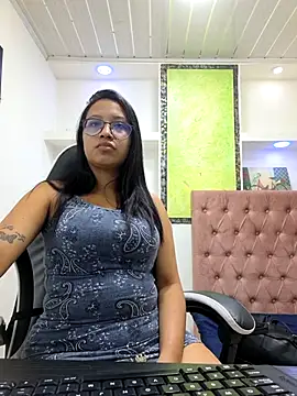 Snapshot of susan_mooree chatting on 11.25.25 susan mooree online show from 11.25.25