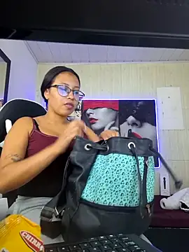 Snapshot of susan_mooree chatting on 12.05.25 susan mooree online show from 12.05.25