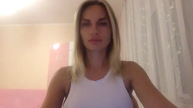 KarelliaStar online show from 09.15.25