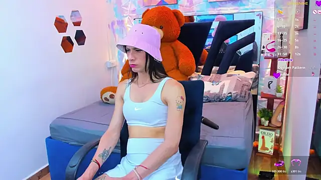 Charlotte Landry   online show from 02.22.26