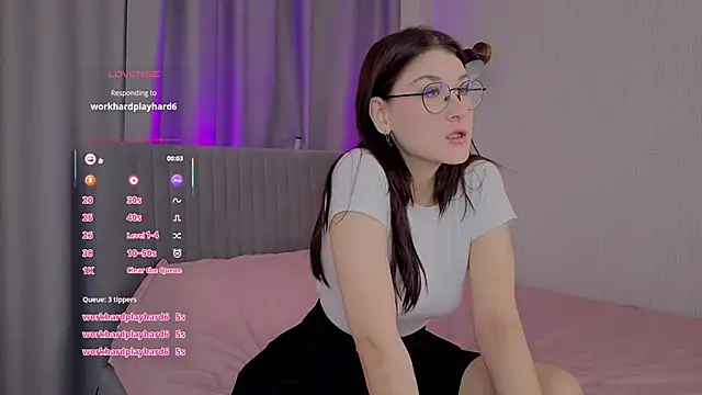 Snapshot of RicingMining chatting on 10.16.25 RicingMining online show from 10.16.25