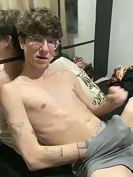 Snapshot of HeiRique chatting on 10.03.25 HeiRique online show from 10.03.25