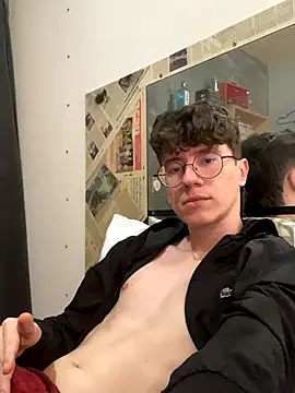 Snapshot of HeiRique chatting on 10.10.25 HeiRique online show from 10.10.25