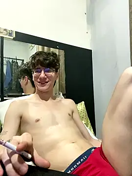 Snapshot of HeiRique chatting on 10.21.25 HeiRique online show from 10.21.25