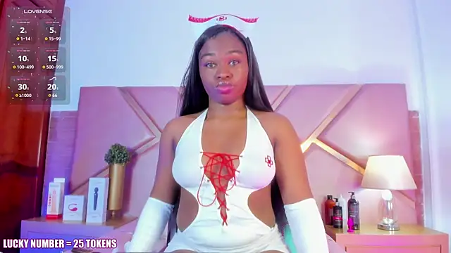 SophieSinclair online show from 10.31.25