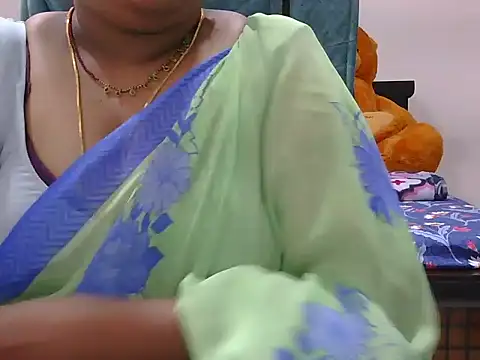 Snapshot of Nisha-telugu chatting on 04.29.26 Nisha-telugu online show from 04.29.26