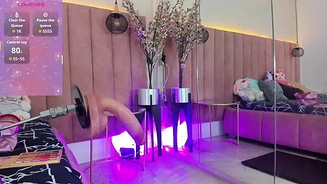 Snapshot of IvannaaVega chatting on 10.12.25 IvannaaVega online show from 10.12.25