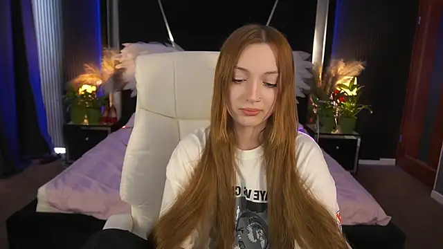 Snapshot of FoxyMayy chatting on 05.24.26 FoxyMayy online show from 05.24.26