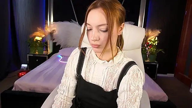 Snapshot of FoxyMayy chatting on 06.04.26 FoxyMayy online show from 06.04.26