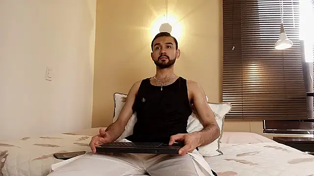 Axel Moon S online show from 11.05.25