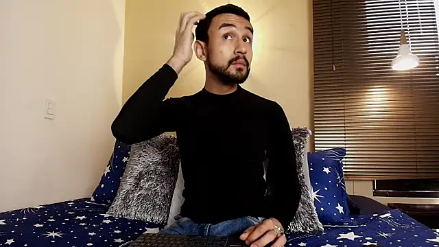 Axel Moon S online show from 11.14.25