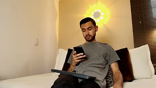 Axel Moon S online show from 11.29.25