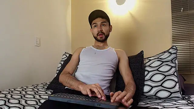 Axel Moon S online show from 12.17.25