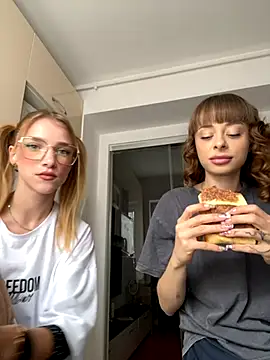 BabyBee  online show from 10.12.25