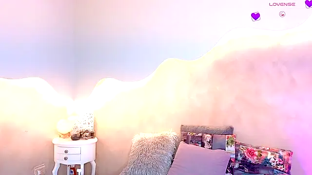 Kloee 12 online show from 10.27.25