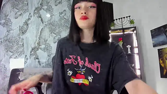 Snapshot of Zoe_Rosse00 chatting on 11.19.25 Zoe Rosse00 online show from 11.19.25