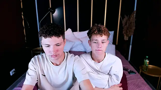 Snapshot of JonnyDarka chatting on 10.08.25 JonnyDarka online show from 10.08.25