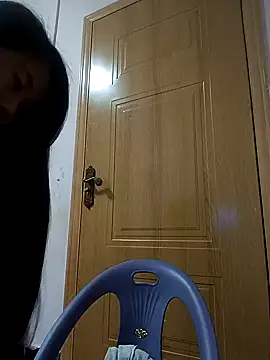 Snapshot of luy-xinh02 chatting on 11.04.25 luy-xinh02 online show from 11.04.25