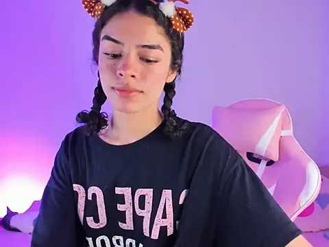 maddy parker   online show from 11.12.25