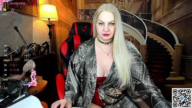 Nina Devillle online show from 05.20.26