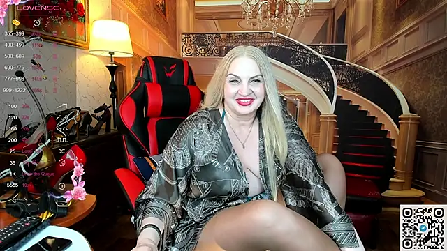 Nina Devillle online show from 06.15.26