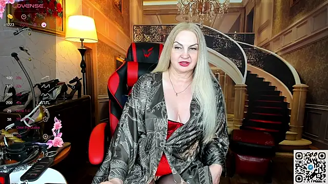 Nina Devillle online show from 06.20.26