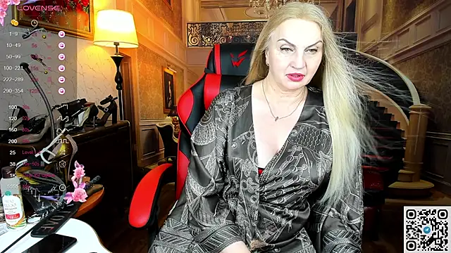 Nina Devillle online show from 06.21.26