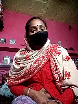 Snapshot of Suman_ji1 chatting on 12.21.25 Suman ji1 online show from 12.21.25