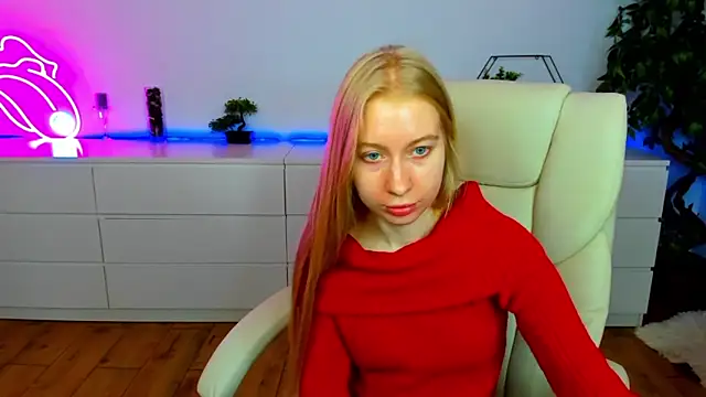 Alina Blonde online show from 11.08.25