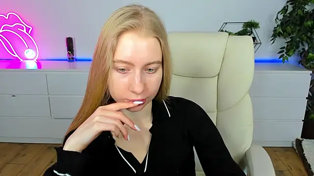 Alina Blonde online show from 02.08.26