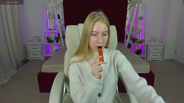 Alina Blonde online show from 04.23.26