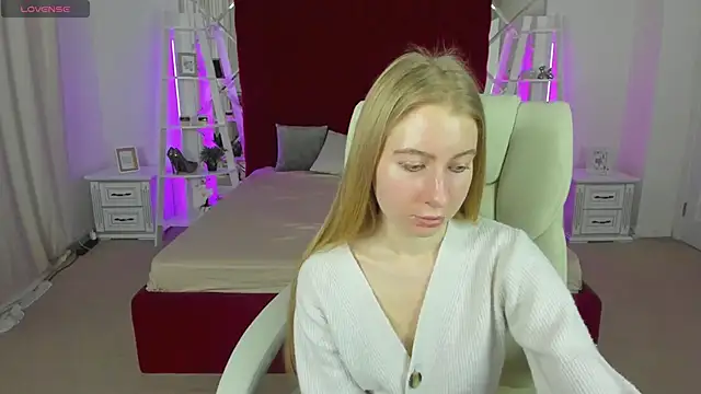 Alina Blonde online show from 04.23.26