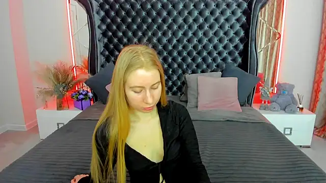 Alina Blonde online show from 04.25.26