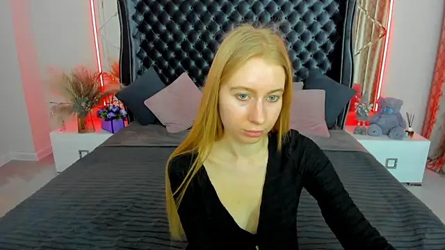 Alina Blonde online show from 04.25.26
