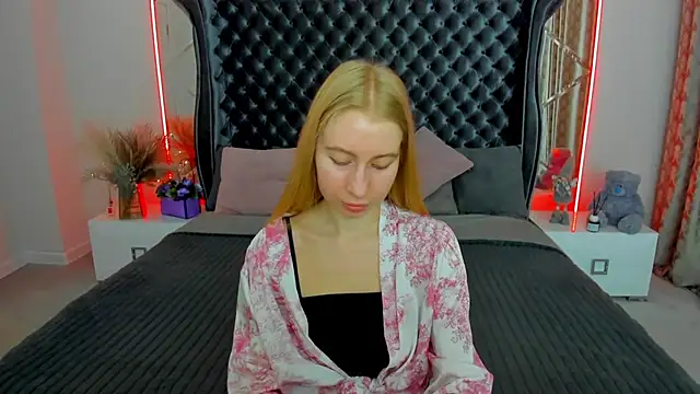 Alina Blonde online show from 06.13.26