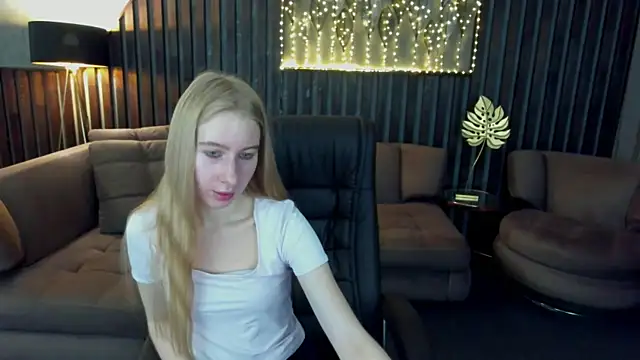 Alina Blonde online show from 07.17.26