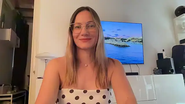 Feyoraa online show from 07.21.26