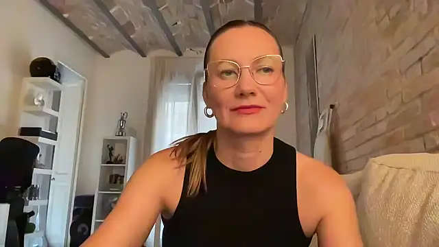 Feyoraa online show from 07.26.26