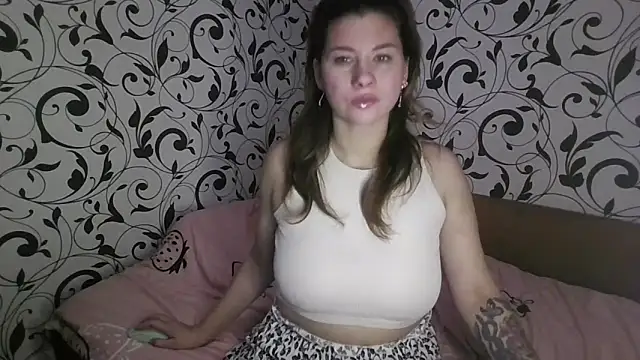 YourEmilie online show from 11.15.25