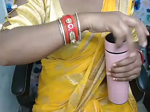 Snapshot of bold_naina chatting on 09.25.25 bold naina online show from 09.25.25