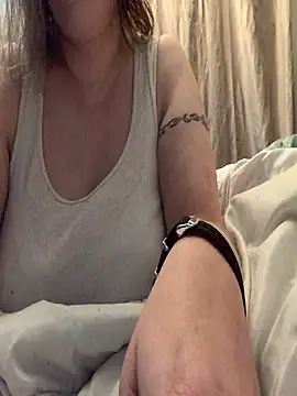 Snapshot of lindamarie_ chatting on 09.28.25 lindamarie online show from 09.28.25