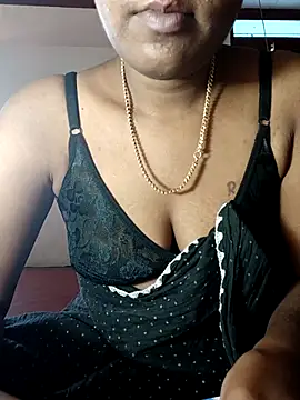 Snapshot of Tamil_Kavitha chatting on 12.21.25 Tamil Kavitha online show from 12.21.25