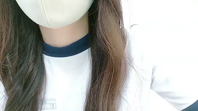 Snapshot of _Mia_land_ chatting on 10.27.25 Mia land online show from 10.27.25