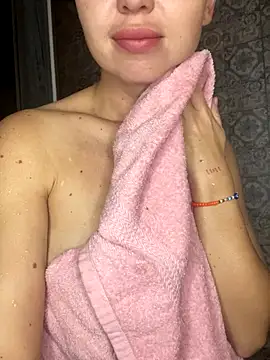 Snapshot of MartaLuna_ chatting on 10.07.25 MartaLuna online show from 10.07.25